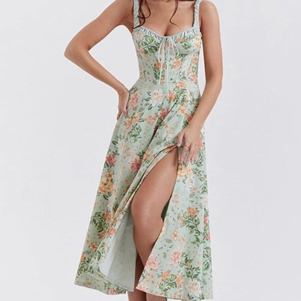 NWT A-Lined Faux Corset Style Midi Floral Dress